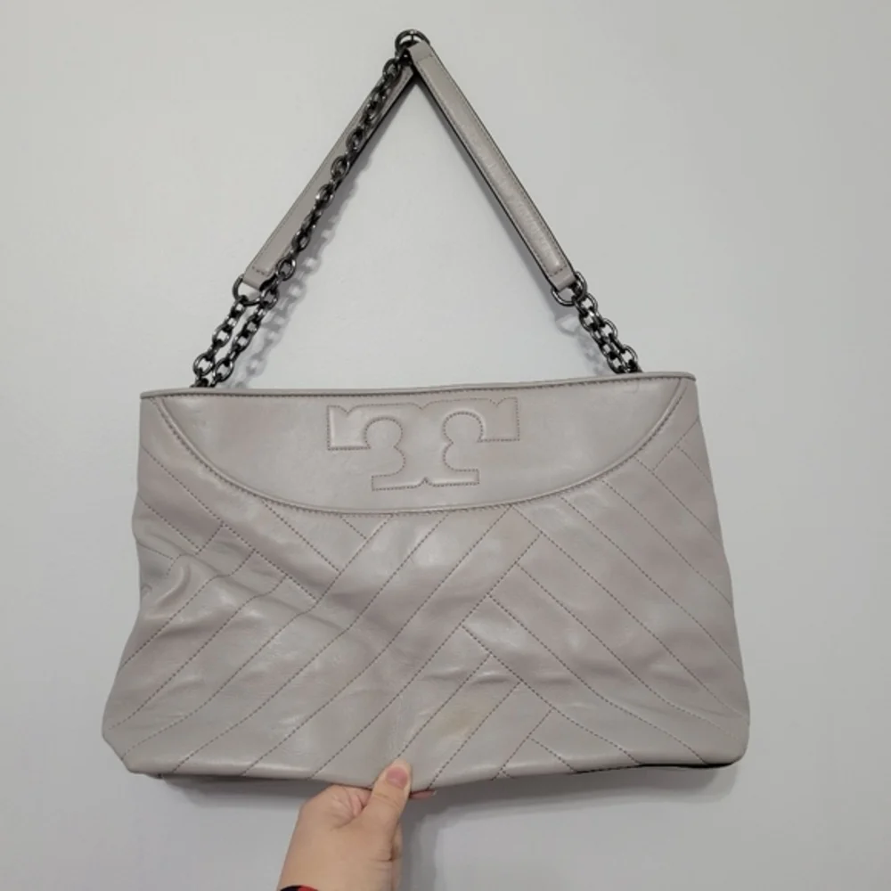 Tory Burch Alexa Quilted Slouchy Leather Tote Cement‎ Grey Gray Luxury Chevron
